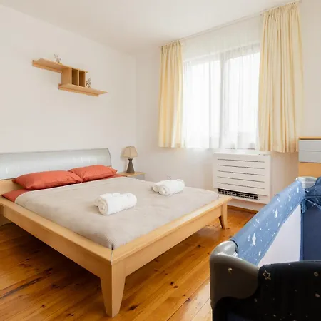 бонев Apartment *