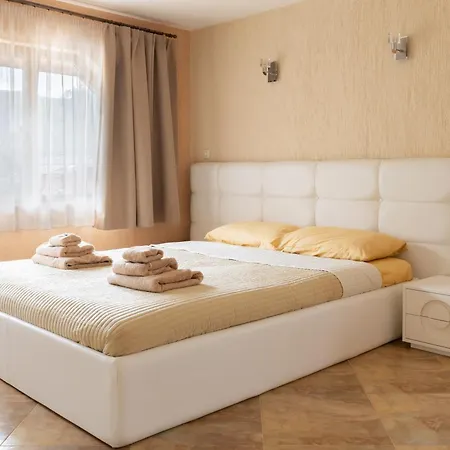 бонев Apartment Dewin