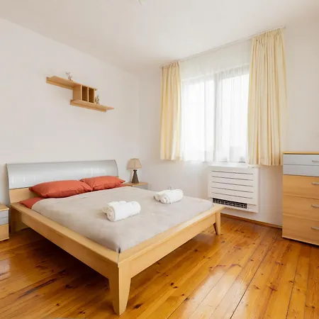 бонев Apartment Dewin